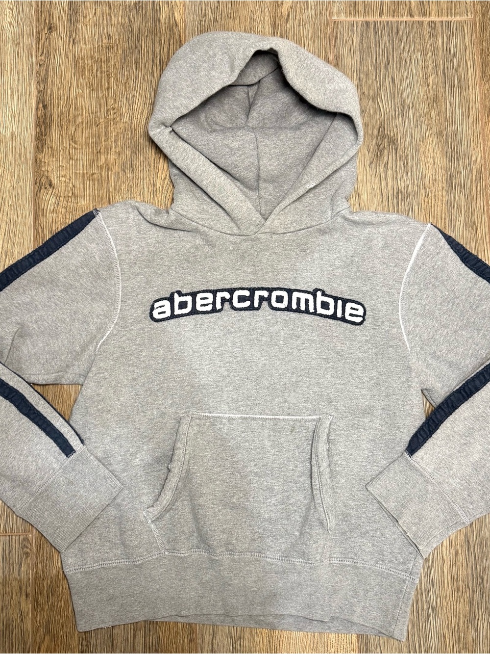 Abercrombie Grey Vintage Y2K Sports Hoodie with Navy Accents Size Medium